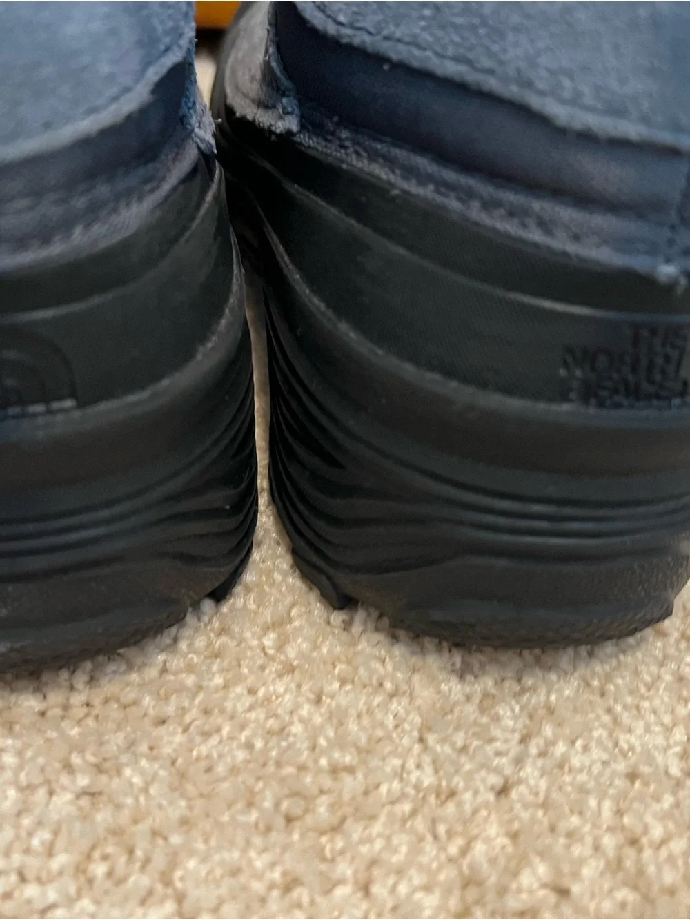 The North Face Alpenglow V Waterproof Gray Black Winter Snow Boots 6 Kids